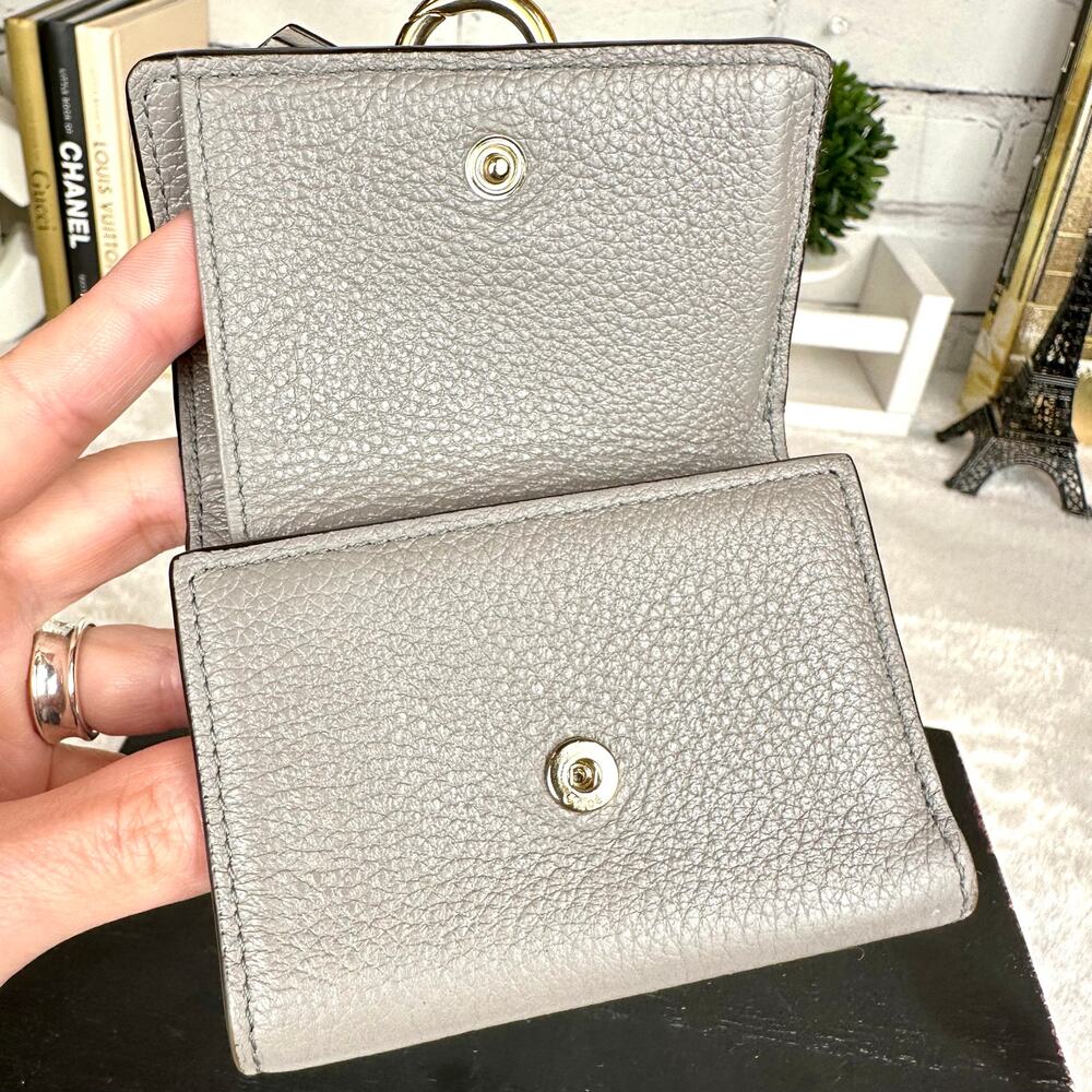 CHLOE gray leather monogram compact wallet GREAT! Nice gift! - Picture 10 of 15